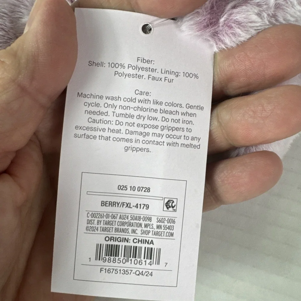 Auden Women's 0776 M/L 8-12‎ Faux Fur Slipper Socks Berry Gripper Bottom NWT